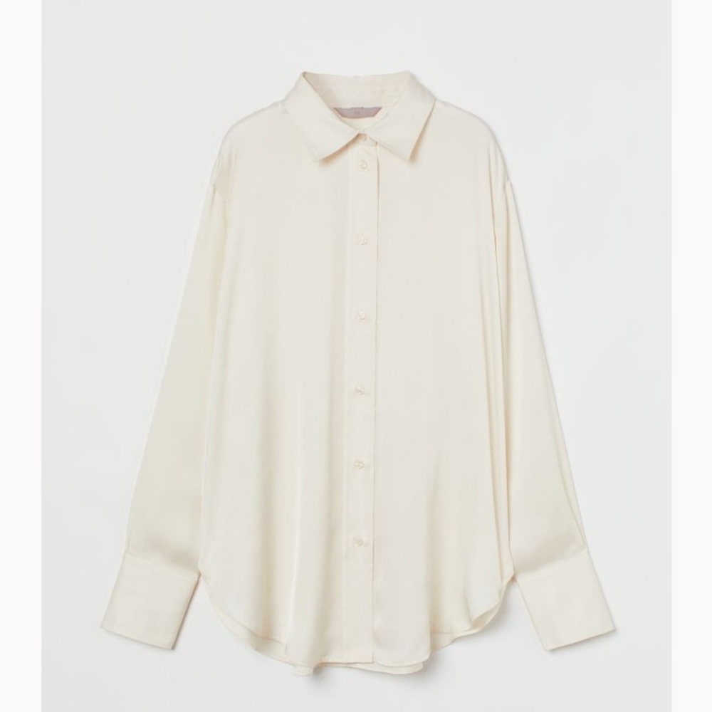 H&m soft ivory flowy oversized button down Small